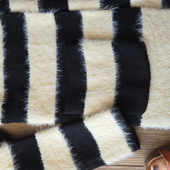 Ya Los Angeles Black and White Striped Cardigan - Picture 3 of 7